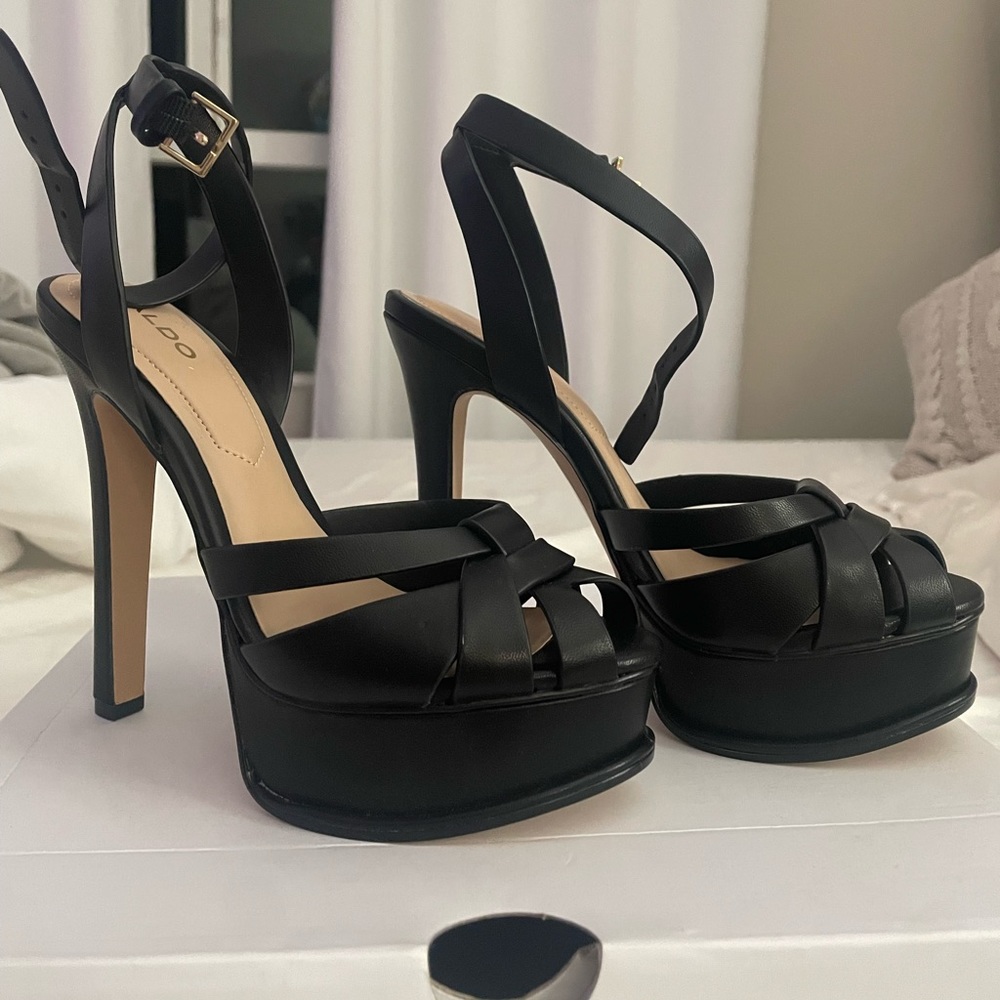 Black Aldo platform Lacla heels